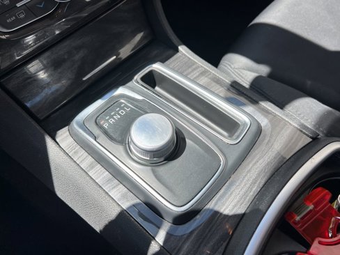 Certified 2019 Chrysler 300 Touring image 18