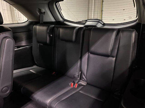 Used 2019 Toyota Highlander XLE image 14