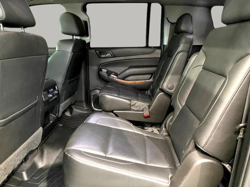 Used 2019 Chevrolet Suburban Premier image 22