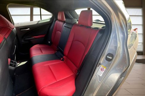 Used 2019 Lexus UX 200 image 26