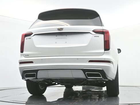 New 2025 Cadillac XT6 Luxury image 18