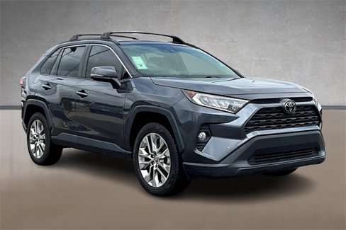 Used 2019 Toyota RAV4 XLE Premium image 11