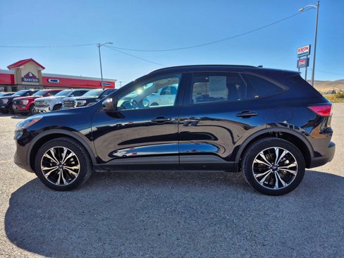 Used 2021 Ford Escape SE w/ SE Sport Appearance Package image 10
