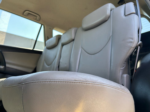 Used 2010 Toyota RAV4 Limited image 9