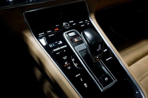Used 2018 Porsche Panamera image 65