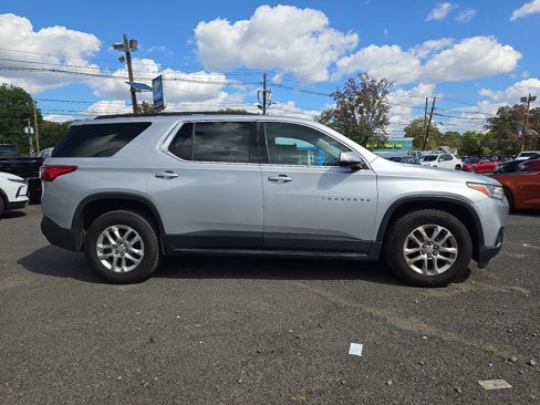 Used 2020 Chevrolet Traverse LT w/ Driver Confidence II Package image 9
