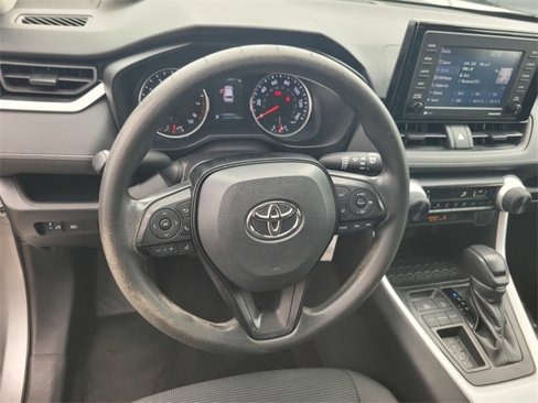 Used 2021 Toyota RAV4 LE image 30