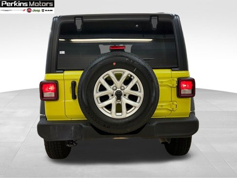 Used 2023 Jeep Wrangler Sport S image 5