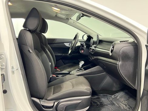 Used 2022 Kia Forte LXS w/ LXS Technology Package image 30