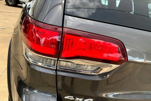 Used 2020 Jeep Grand Cherokee Limited image 28