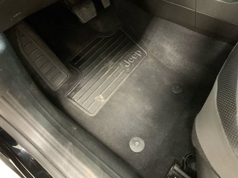 Used 2017 Jeep Renegade Limited image 18