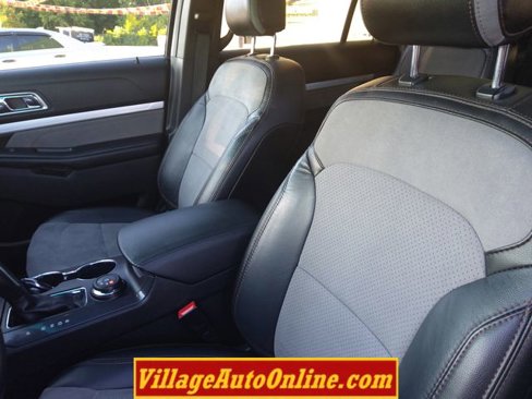 Used 2017 Ford Explorer XLT w/ Equipment Group 202A image 18