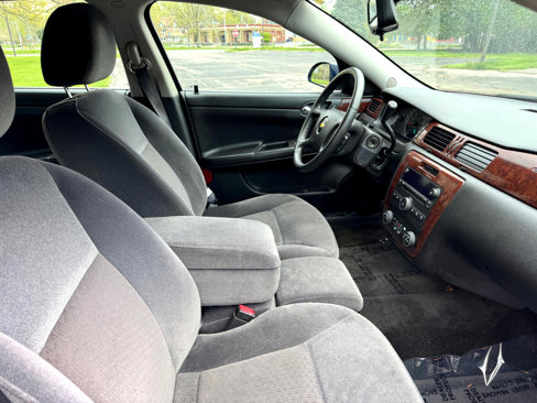 Used 2011 Chevrolet Impala LT image 29