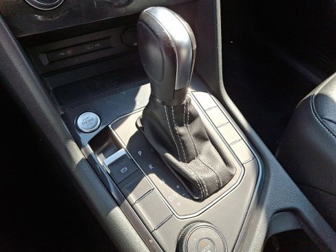Certified 2021 Volkswagen Tiguan SE image 21