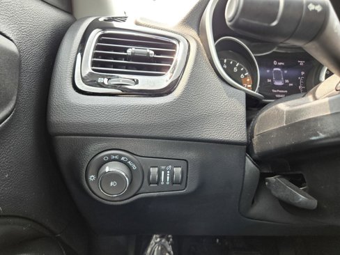 Used 2021 Jeep Compass Latitude image 22
