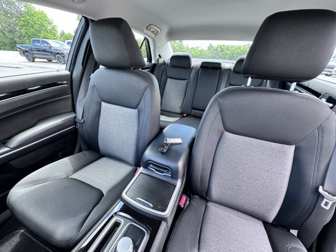 Used 2023 Chrysler 300 Touring w/ Sport Appearance Package image 10