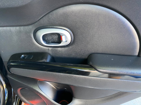 Used 2015 Kia Soul + image 35