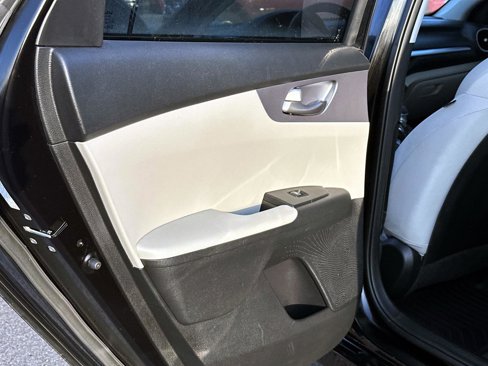 Used 2022 Kia Forte LXS image 12