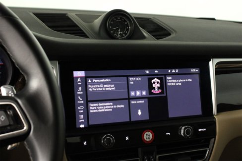 Certified 2024 Porsche Macan image 13