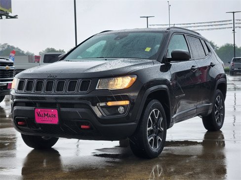 Used 2021 Jeep Compass Trailhawk image 3