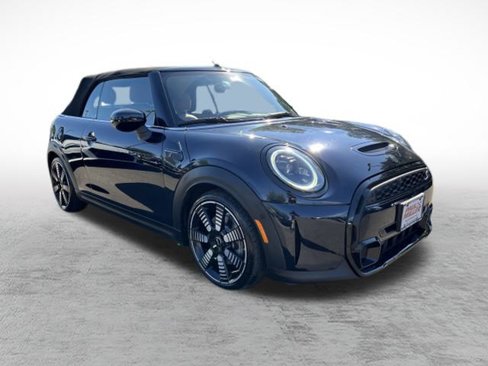 Used 2022 MINI Cooper S w/ Driver Assistance Package image 3
