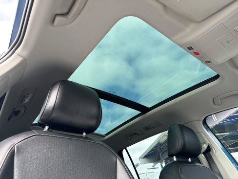 Used 2018 Volkswagen Tiguan SEL image 17