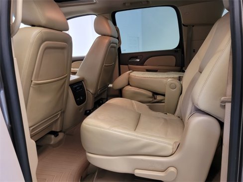 Used 2012 Chevrolet Suburban LTZ image 7