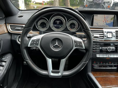 Used 2015 Mercedes-Benz E 250 BlueTEC Sedan image 35