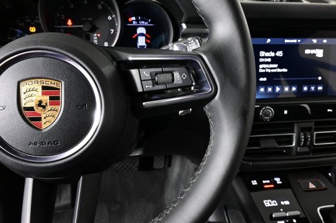 Certified 2022 Porsche Macan image 11