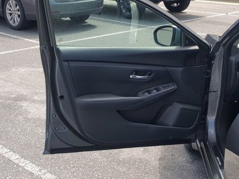 Used 2024 Nissan Sentra SV image 15