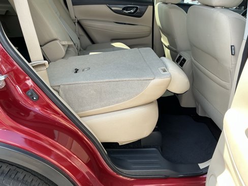 Used 2020 Nissan Rogue SV w/ Premium Package image 32