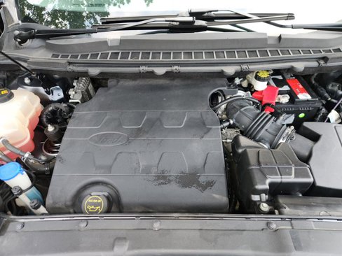 Used 2018 Ford Edge Titanium w/ Equipment Group 302A image 10