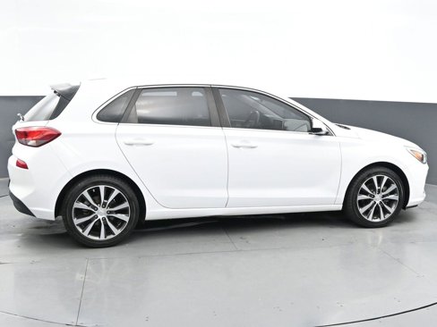 Used 2018 Hyundai Elantra GT image 8