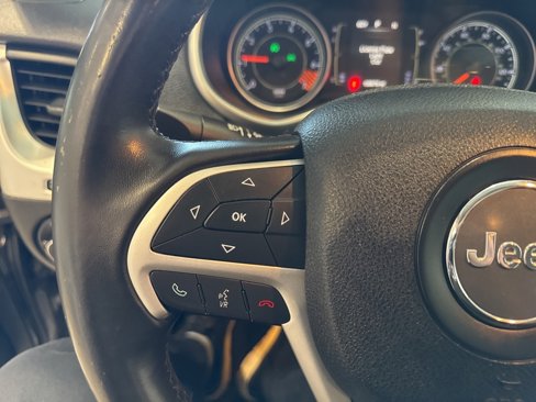 Used 2015 Jeep Cherokee Latitude image 31