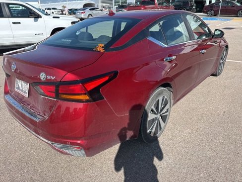 Used 2022 Nissan Altima 2.5 SV w/ SV Premium Package image 3