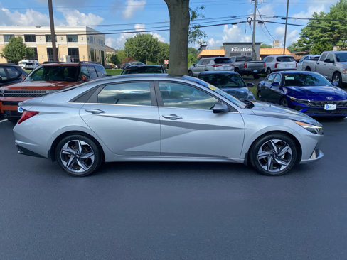 Certified 2023 Hyundai Elantra Limited w/ Preferred Accessory Package image 2
