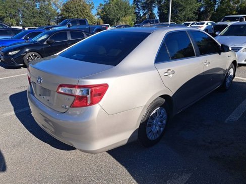 Used 2014 Toyota Camry LE image 4