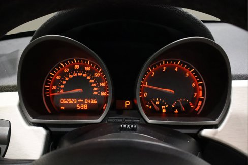 Used 2004 BMW Z4 2.5i image 13