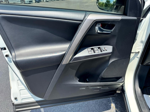 Used 2018 Toyota RAV4 XLE image 11