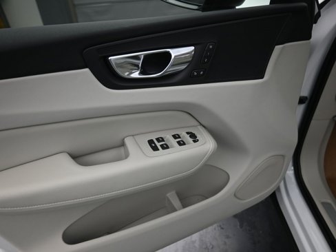 New 2025 Volvo XC60 B5 Core w/ Climate Package image 10