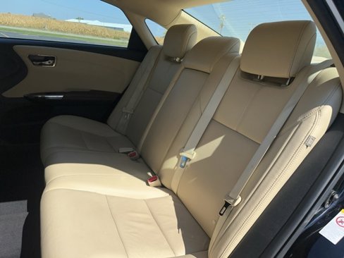 Used 2017 Toyota Avalon XLE image 6