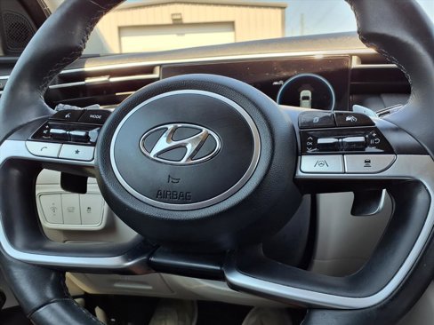 Used 2022 Hyundai Tucson Limited image 17