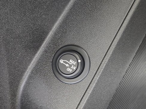 Used 2024 Chevrolet Equinox LT image 40