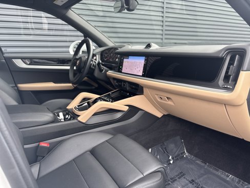 Certified 2024 Porsche Cayenne S image 13