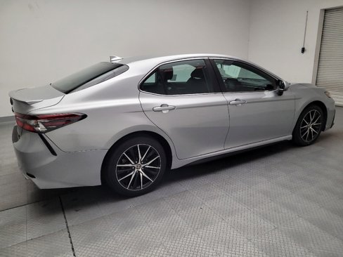 Used 2022 Toyota Camry SE image 10