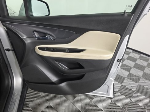 Used 2021 Buick Encore Preferred image 32