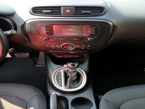 Used 2017 Kia Soul + image 20