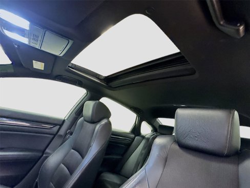 Used 2018 Honda Accord Sport image 21