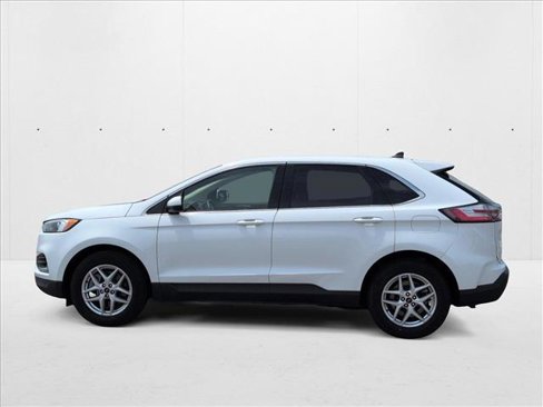 Used 2024 Ford Edge SEL image 9
