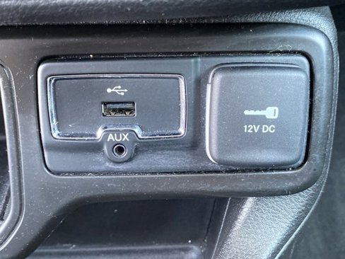Used 2021 Jeep Renegade Latitude image 17